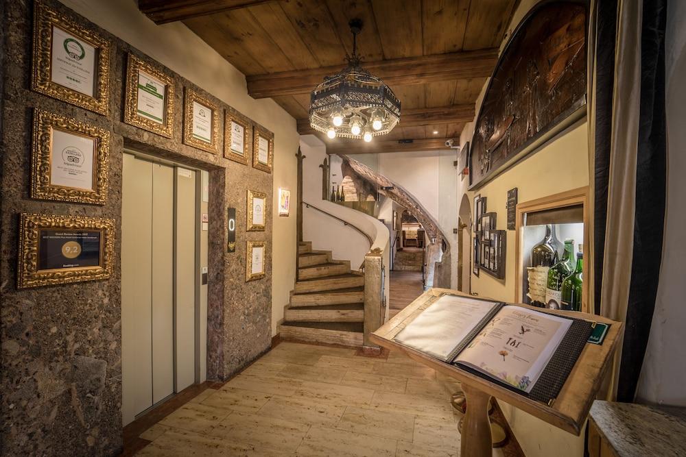 Hotel Goldener Adler, BW Signature Collection Инсбрук Экстерьер фото