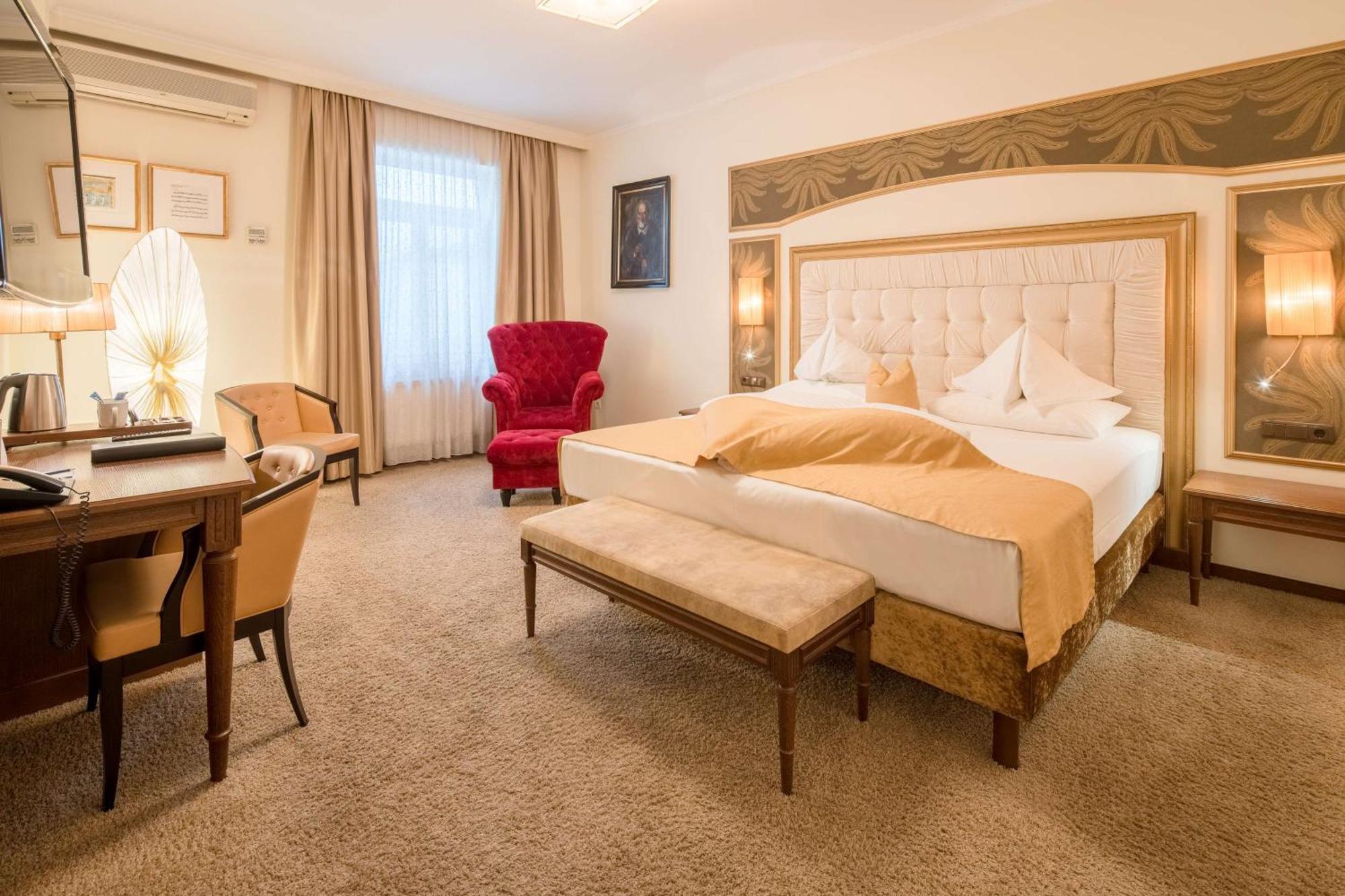 Hotel Goldener Adler, BW Signature Collection Инсбрук Экстерьер фото
