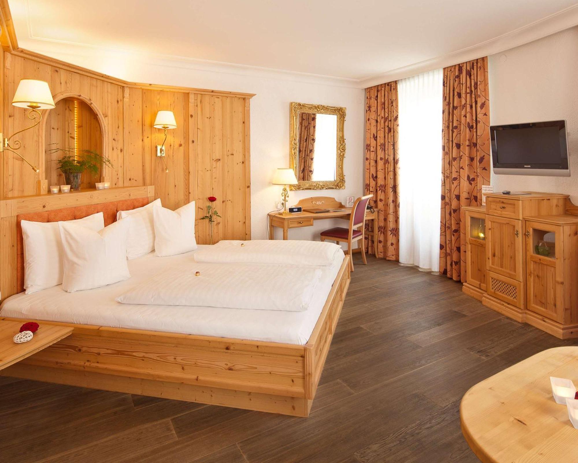 Hotel Goldener Adler, BW Signature Collection Инсбрук Экстерьер фото