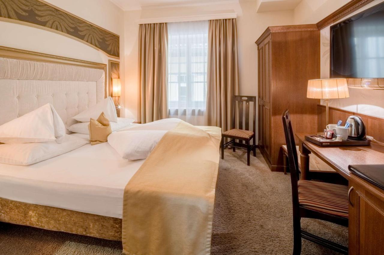 Hotel Goldener Adler, BW Signature Collection Инсбрук Экстерьер фото