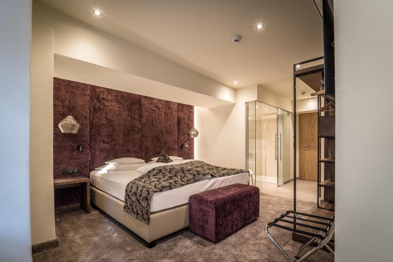 Hotel Goldener Adler, BW Signature Collection Инсбрук Экстерьер фото